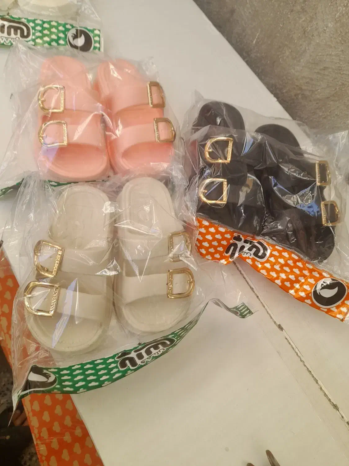 دمپایی|کیف، کفش، کمربند|ساوه, |دیوار