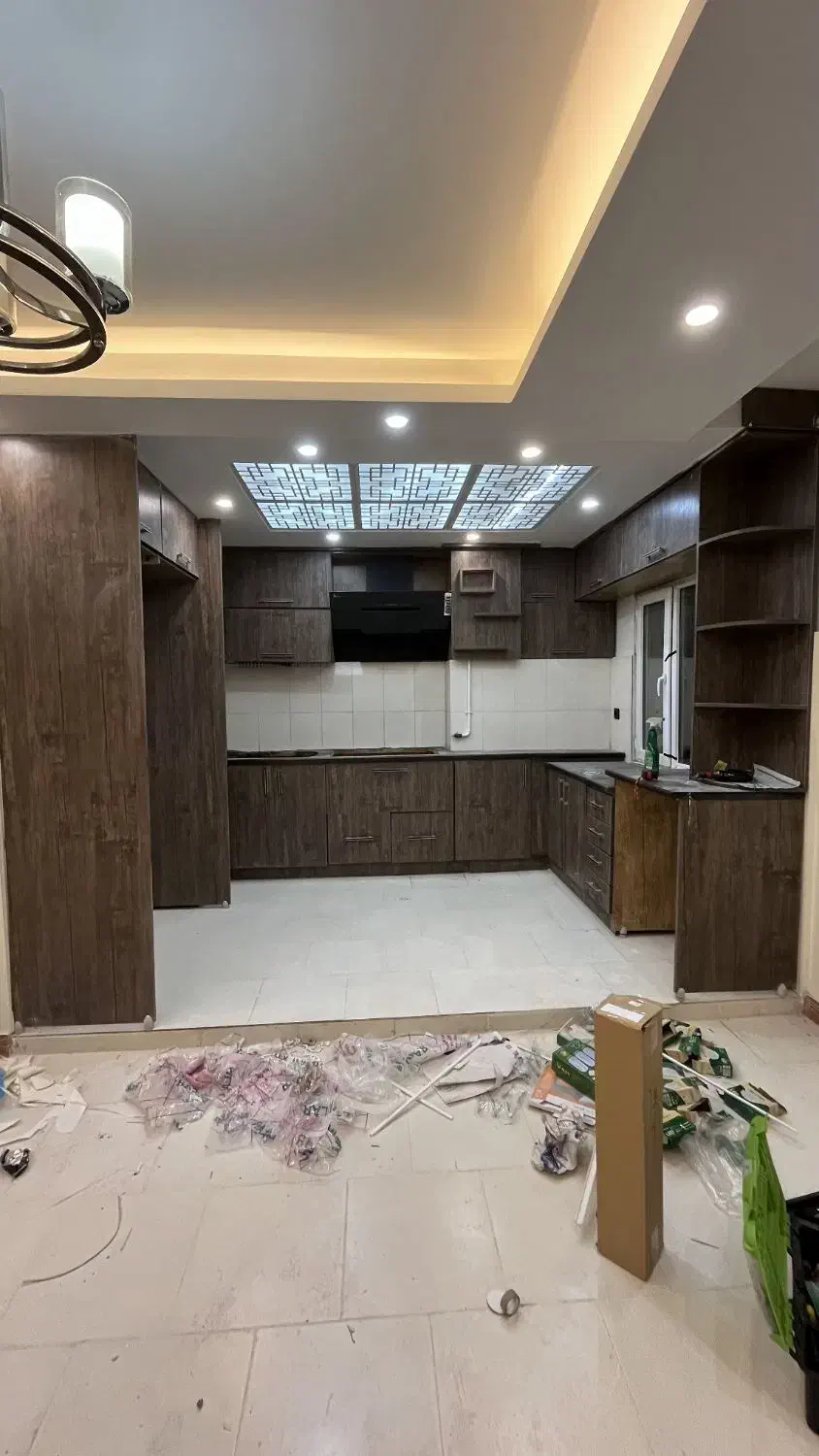 نصاب برچسب کابینت|خدمات پیشه و مهارت|رشت, دباغیان|دیوار