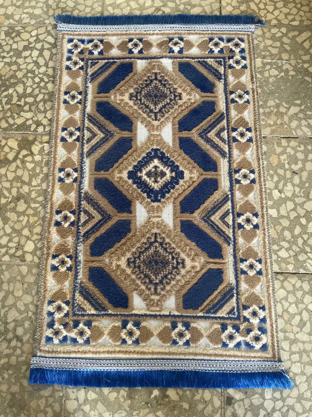 پادری فانتزی|پادری|آران و بیدگل, |دیوار