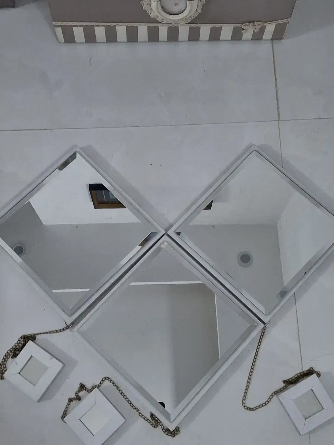 اینه|آینه|مشهد, رسالت|دیوار