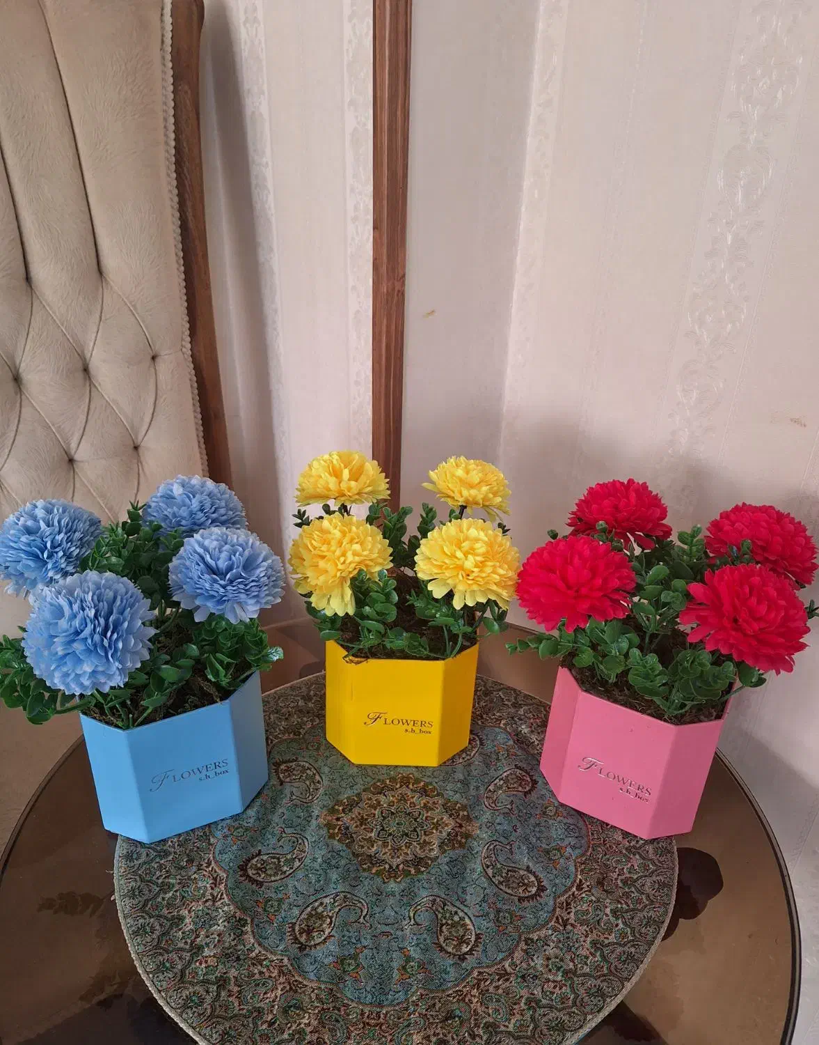 گلدان و باکس گل مصنوعی قیمت مناسب هدیه روز مادر|گل مصنوعی|شیراز, فرهنگ شهر|دیوار