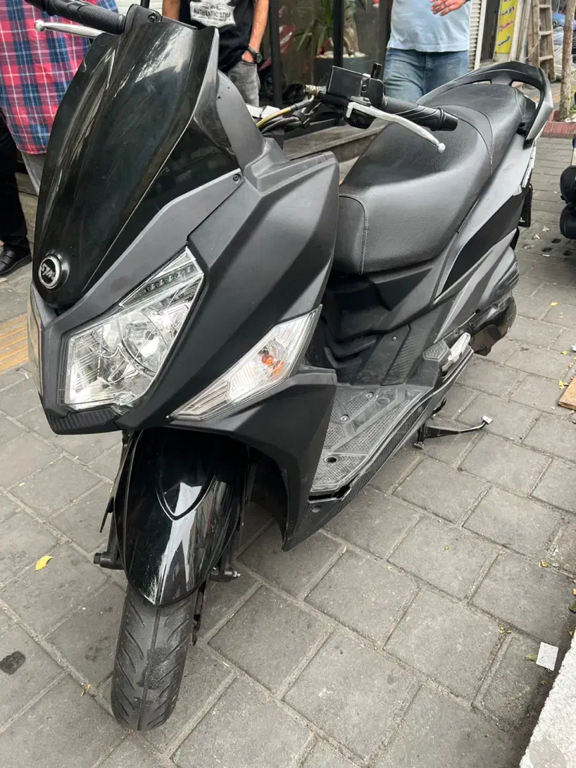 J200|موتورسیکلت|تهران, امیرآباد|دیوار