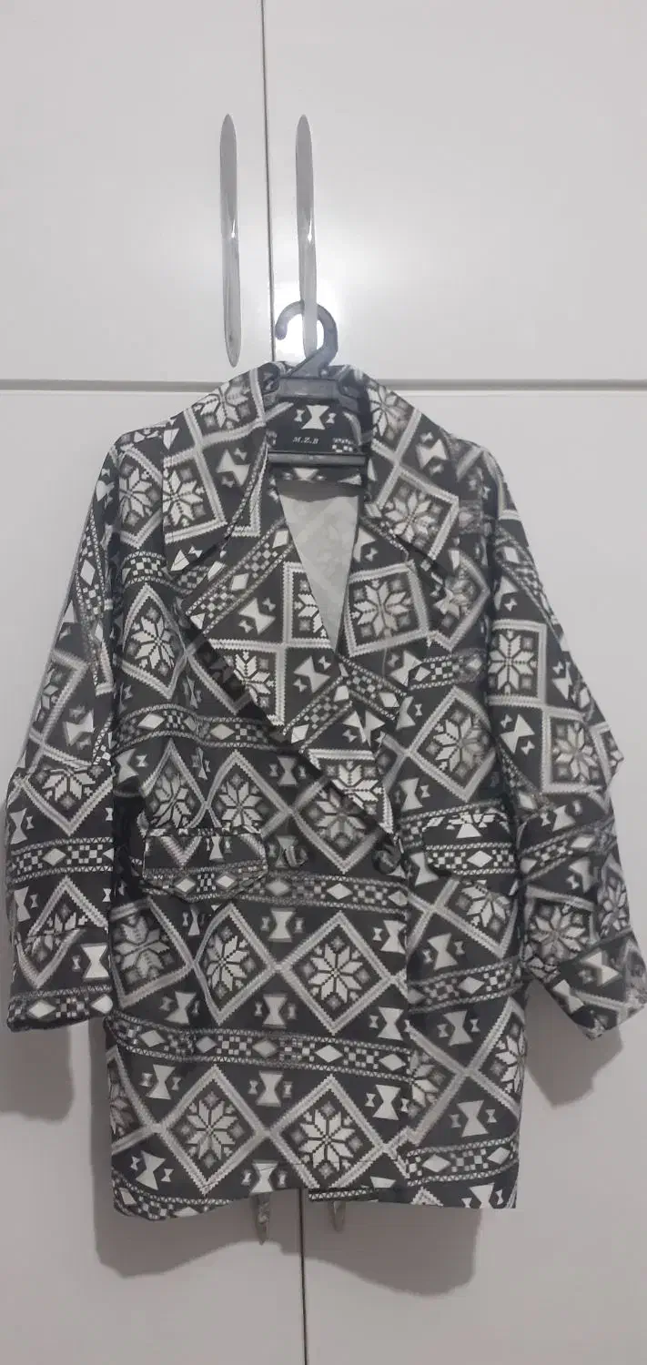 مانتو|لباس|پلدختر, |دیوار