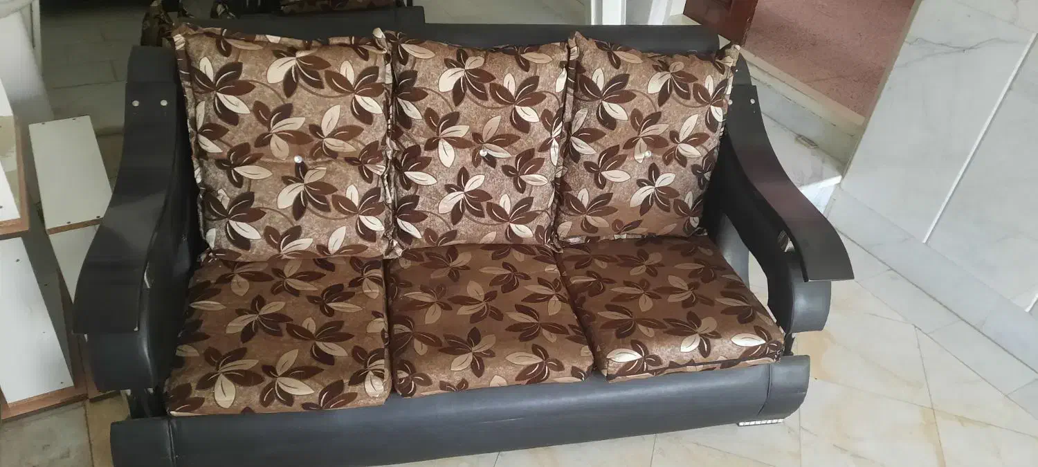 مبل راحتی وجلو مبلی|مبلمان خانگی و میز عسلی|نیشابور, بلوار گلها|دیوار