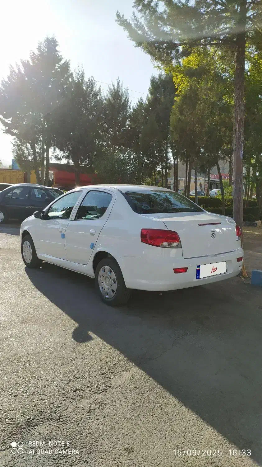 رانا پلاس 1404|خودرو سواری و وانت|بروجرد, |دیوار