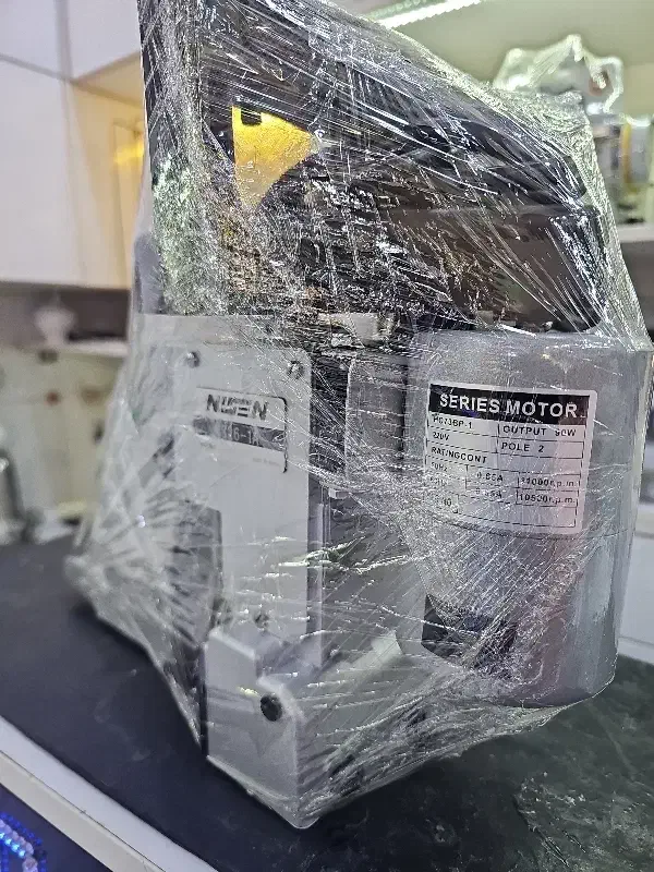 چرخ سرکیسه دوز در گونی دوز نایسن|چرخ خیاطی و ریسندگی|اصفهان, مارچین|دیوار