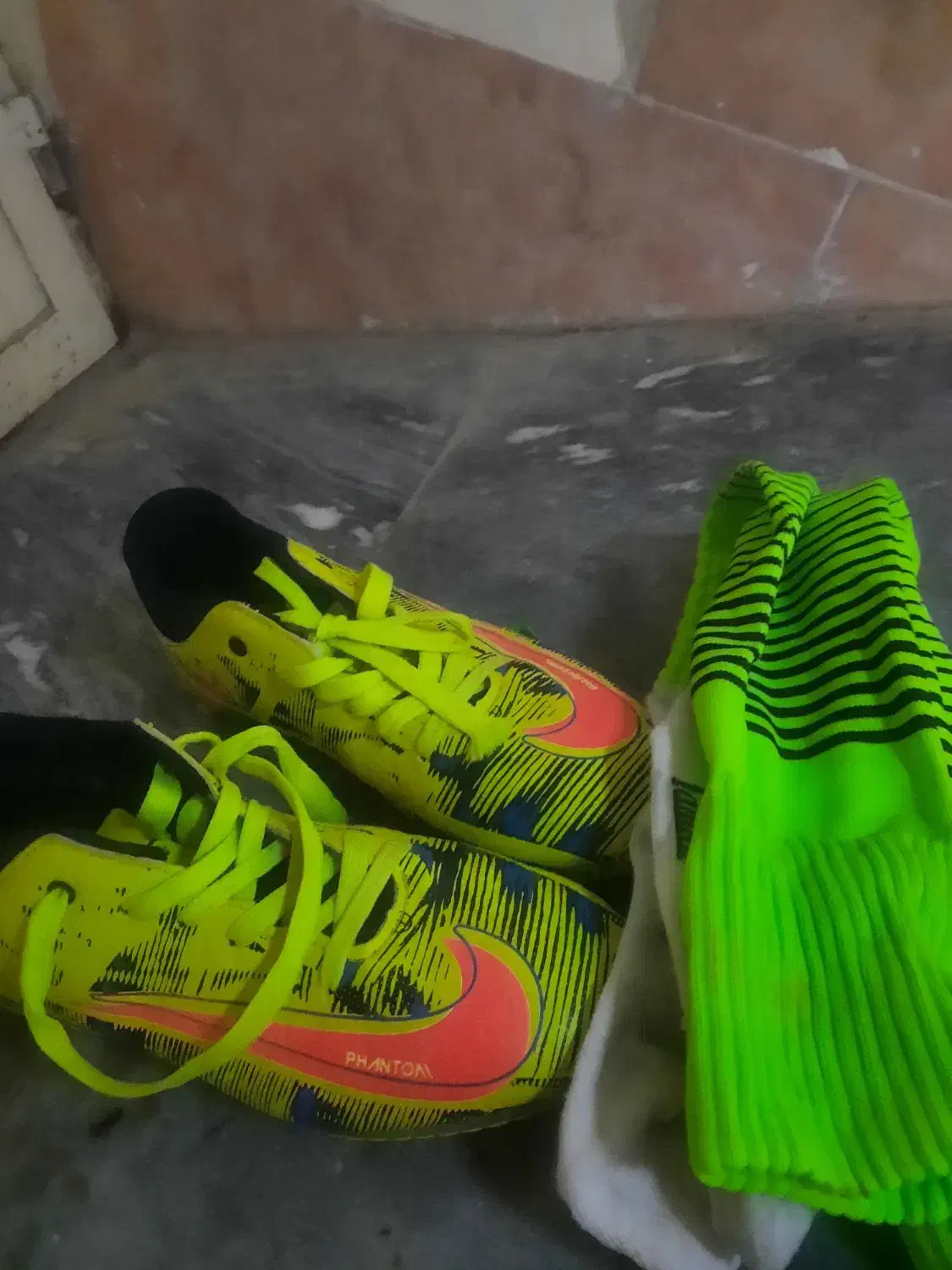 کفش فوتبالی باجوراب|کیف، کفش، کمربند|بوشهر, |دیوار