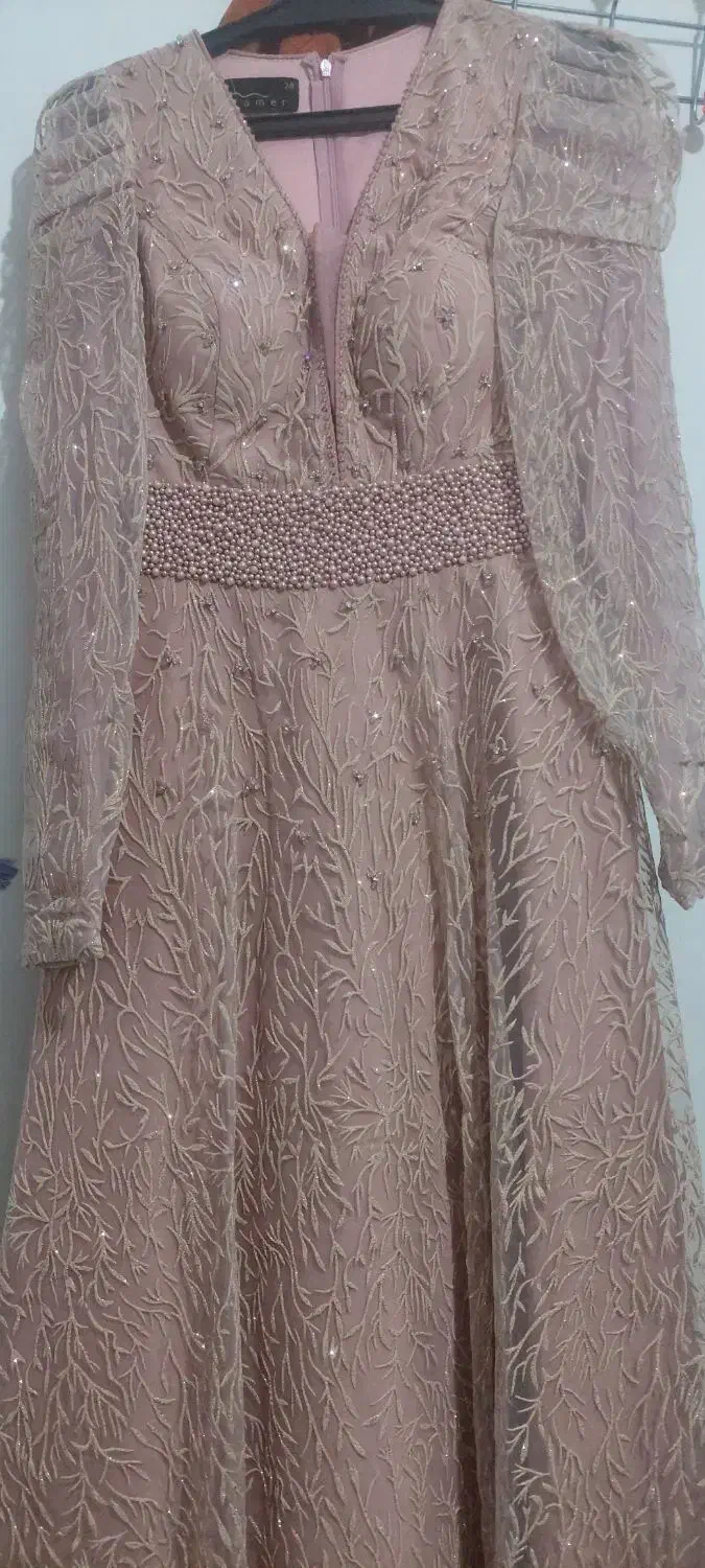 پیراهن مجلسی|لباس|کاشان, امیرکبیر|دیوار