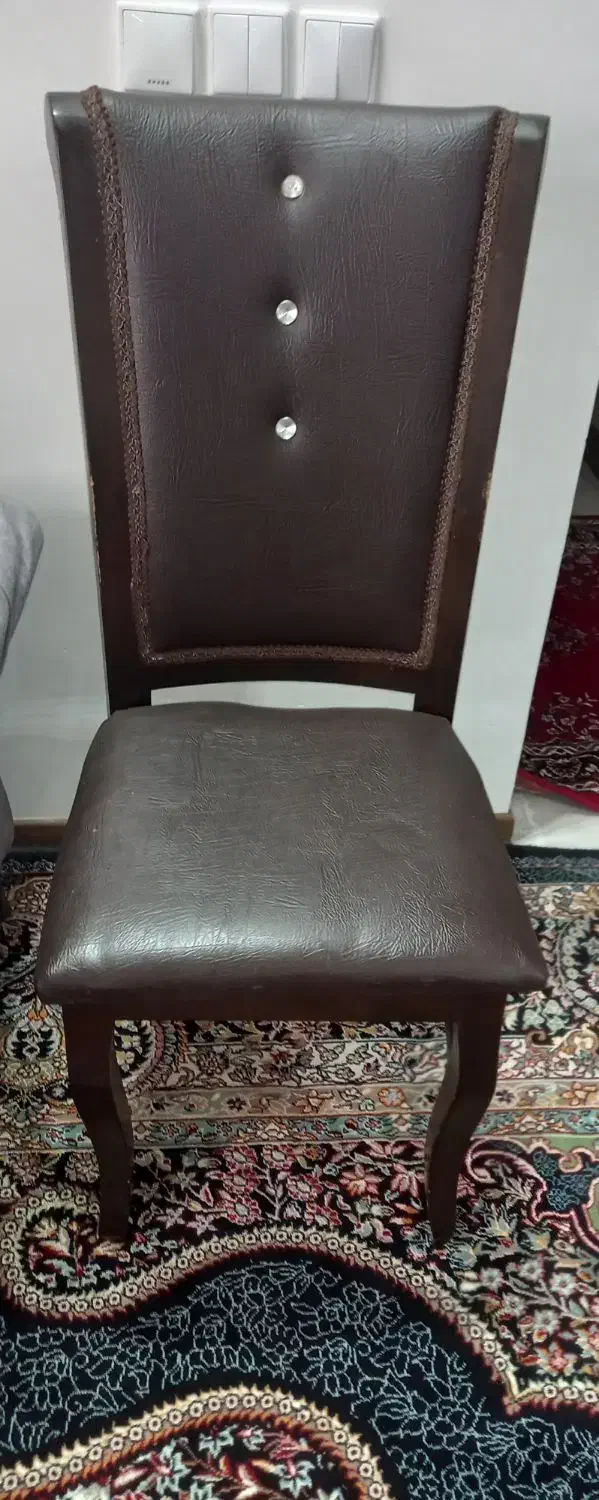 نهارخوری۴نفره. میز تمیز وکارشده.شیشه روی میز ضخیم|میز و صندلی غذاخوری|بجنورد, |دیوار