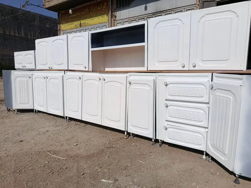 ۹ متری نیم کابینت فلزی دست دوم تمیز مرتب درحد نو|مصالح و تجهیزات ساختمان|شیراز, ماه فیروزان|دیوار