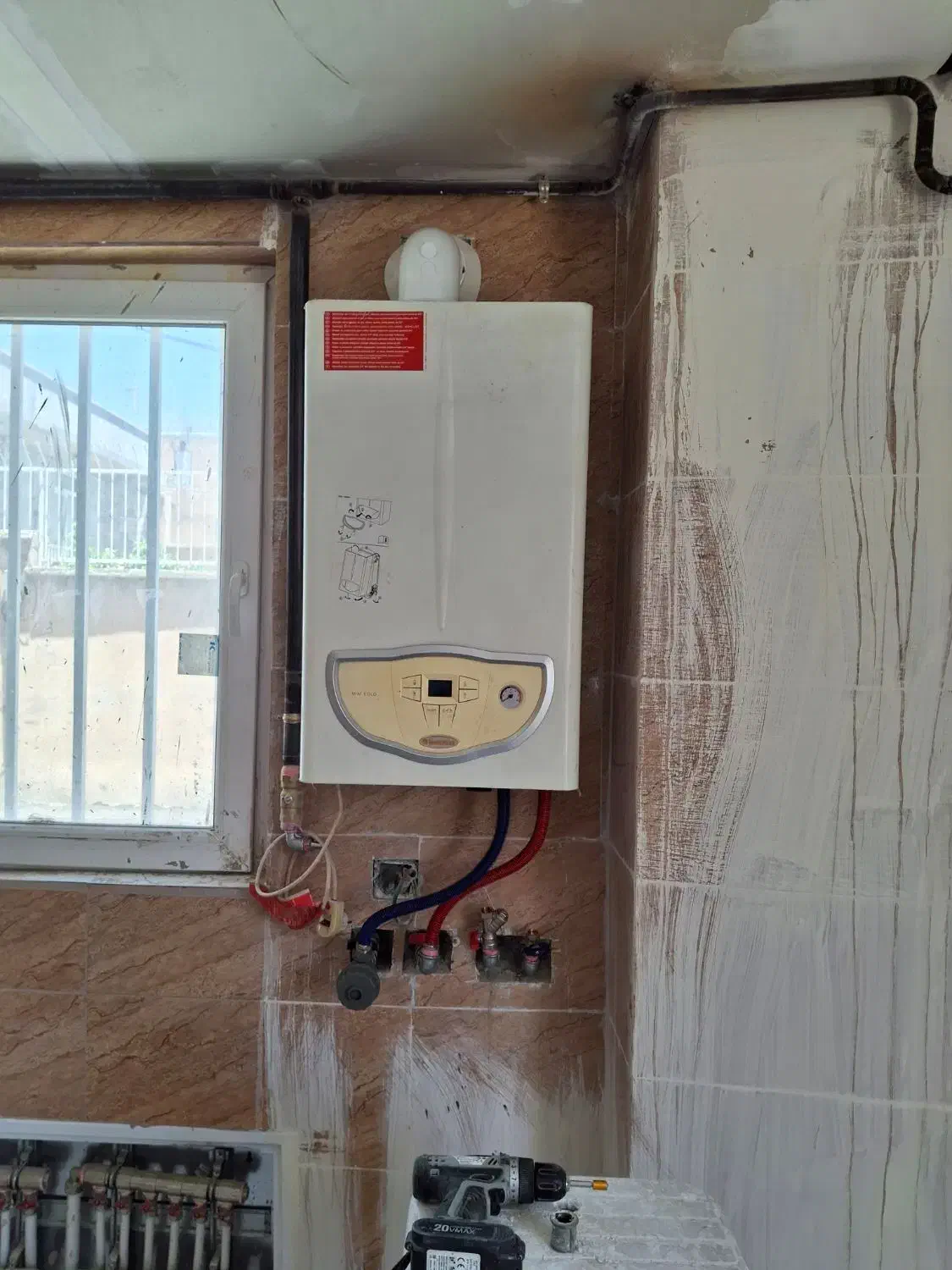 تعویض پکیج زمینی با دیواری استوک و نو|آبگرمکن، پکیج، شوفاژ|سنندج, |دیوار