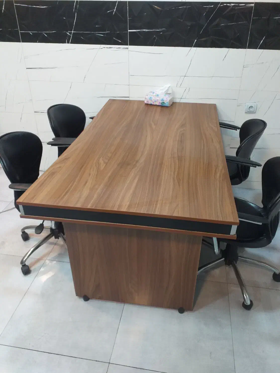 میز کنفرانس ۴ نفره|دفتر کار|رشت, سعدی (تختی)|دیوار