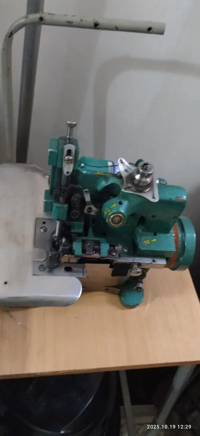 چرخ خیاطی و سردوز|چرخ خیاطی و ریسندگی|مریوان, |دیوار