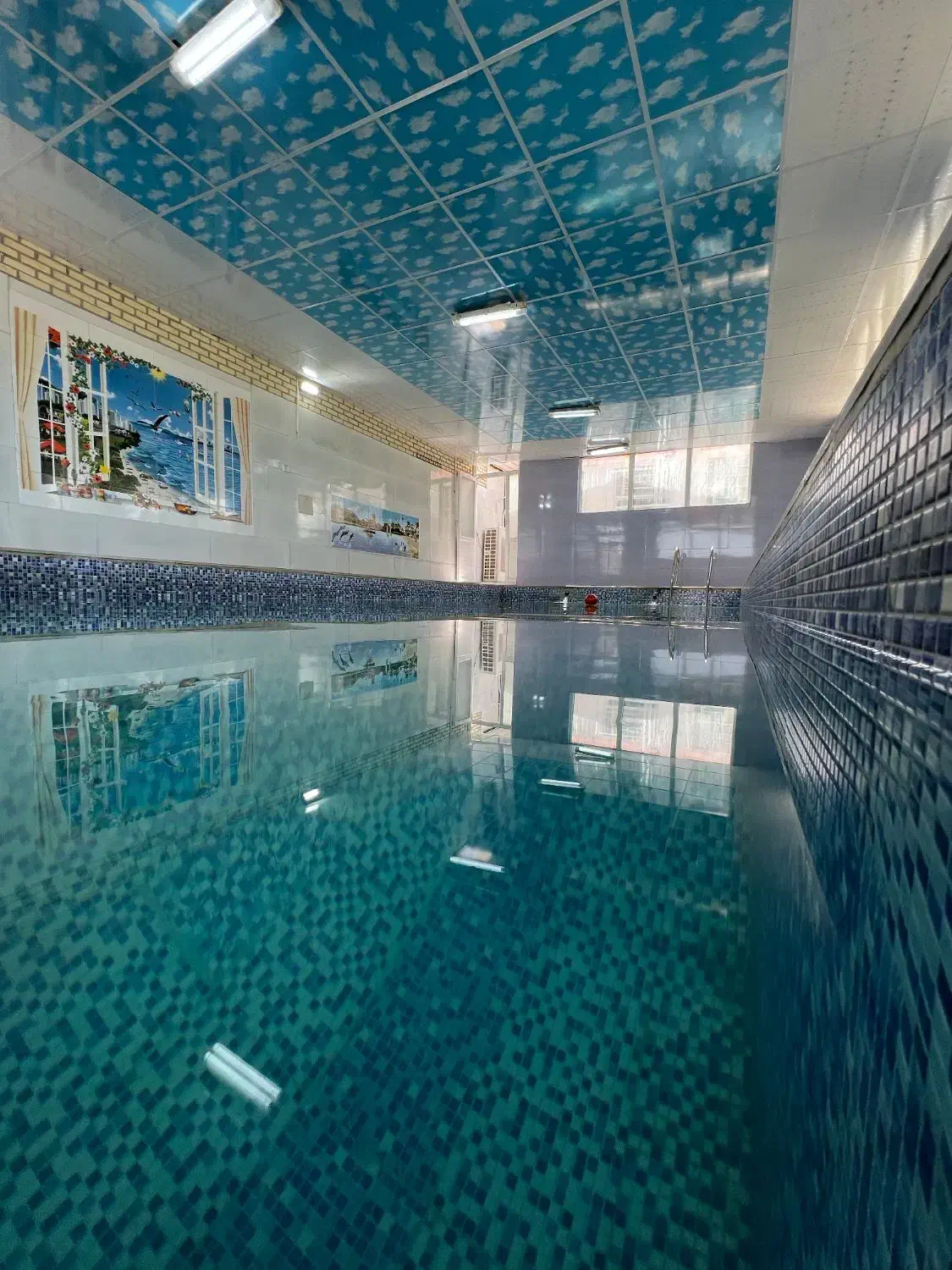 ویلا استخر دار آبگرم سرپوشیده|اجارهٔ کوتاه‌مدت ویلا و باغ|خرم‌آباد, |دیوار