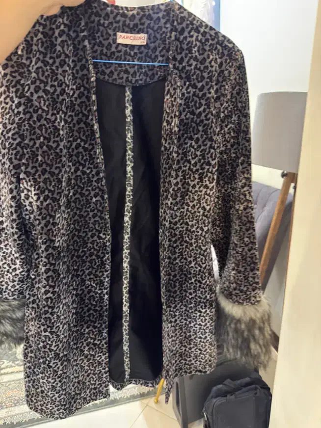 پالتو مخمل|لباس|ری, دیلمان|دیوار