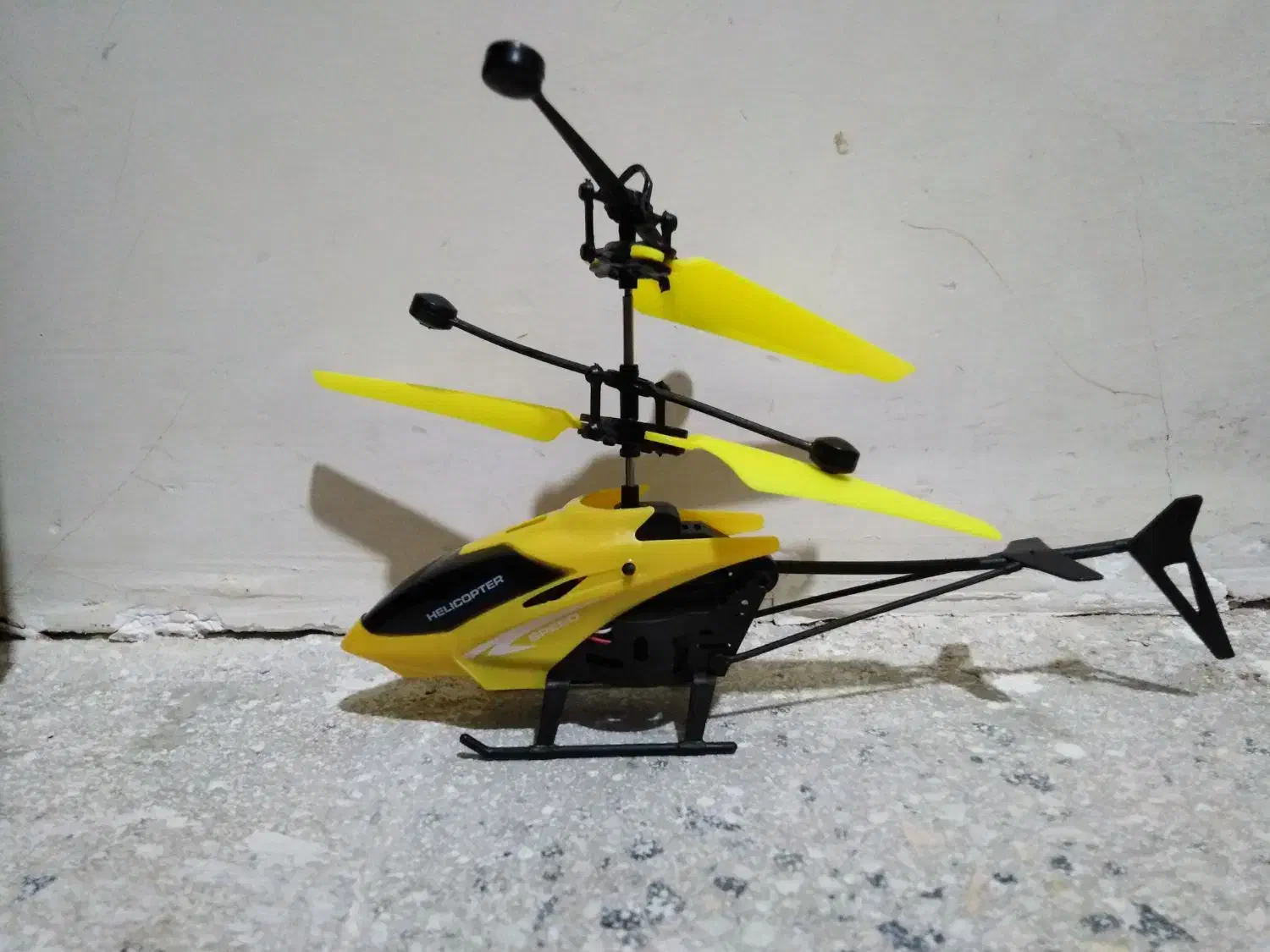 هلیکوپتر سنسوری|اسباب‌‌بازی|بروجرد, |دیوار