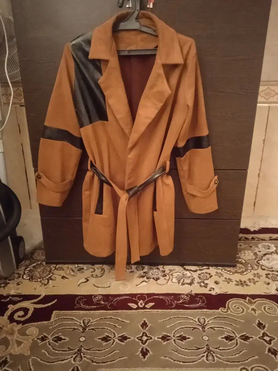 تعدادی پالتو در حد نو|لباس|شیراز, شهرک سعدی|دیوار