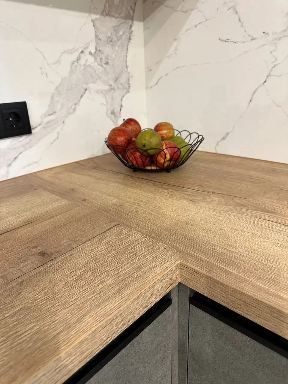 اجرا و طراحی تخصصی کابینت و کمد دیواری|مصالح و تجهیزات ساختمان|شیراز, قدوسی شرقی|دیوار