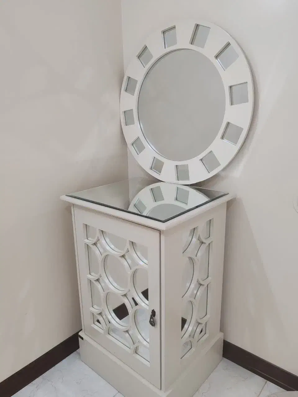 آینه ومیزکنسول|بوفه، ویترین، کنسول|اصفهان, باغ فدک|دیوار