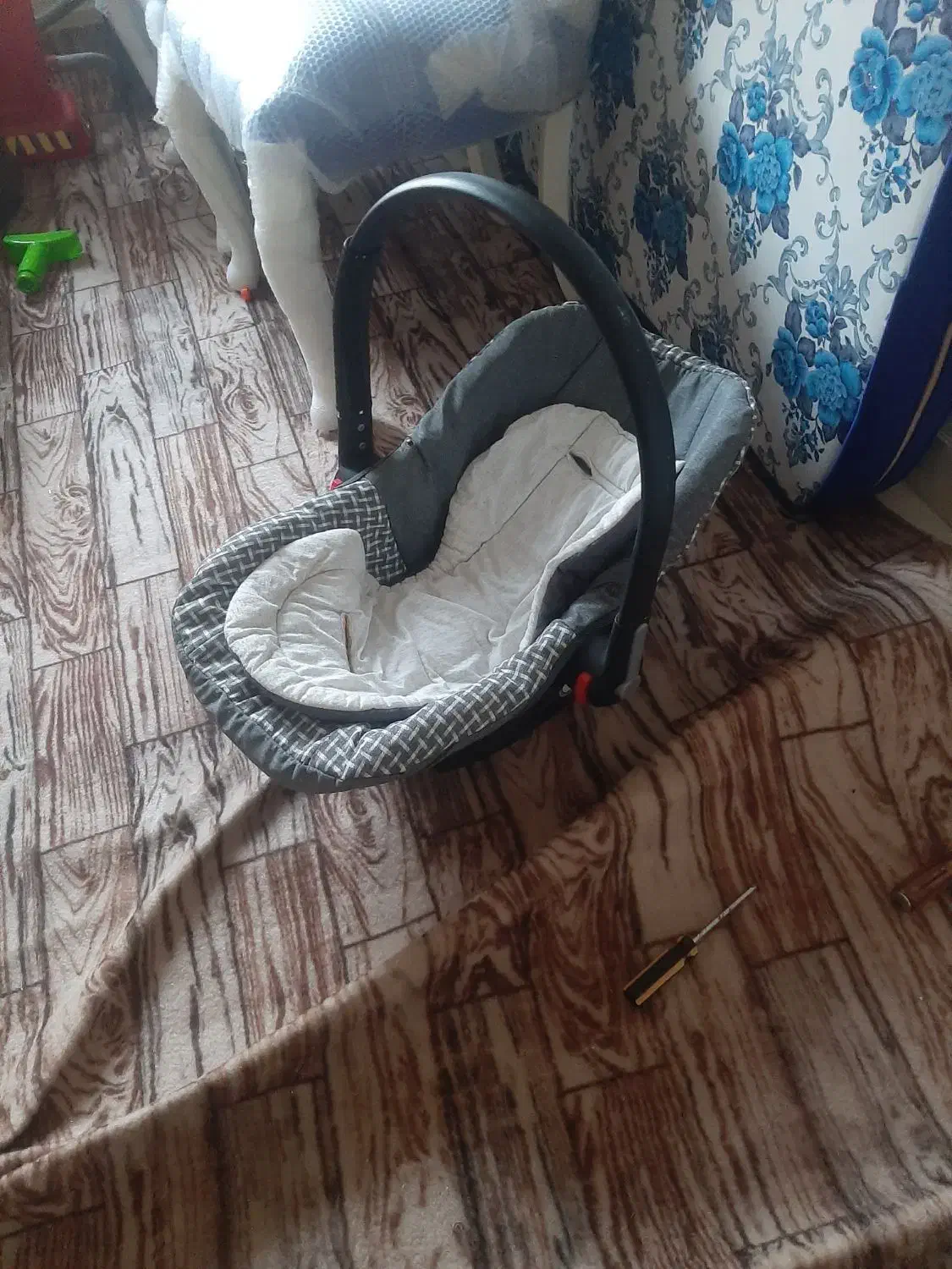 کریر کودک کاملا سالم|کالسکه و لوازم جانبی|ساری, |دیوار