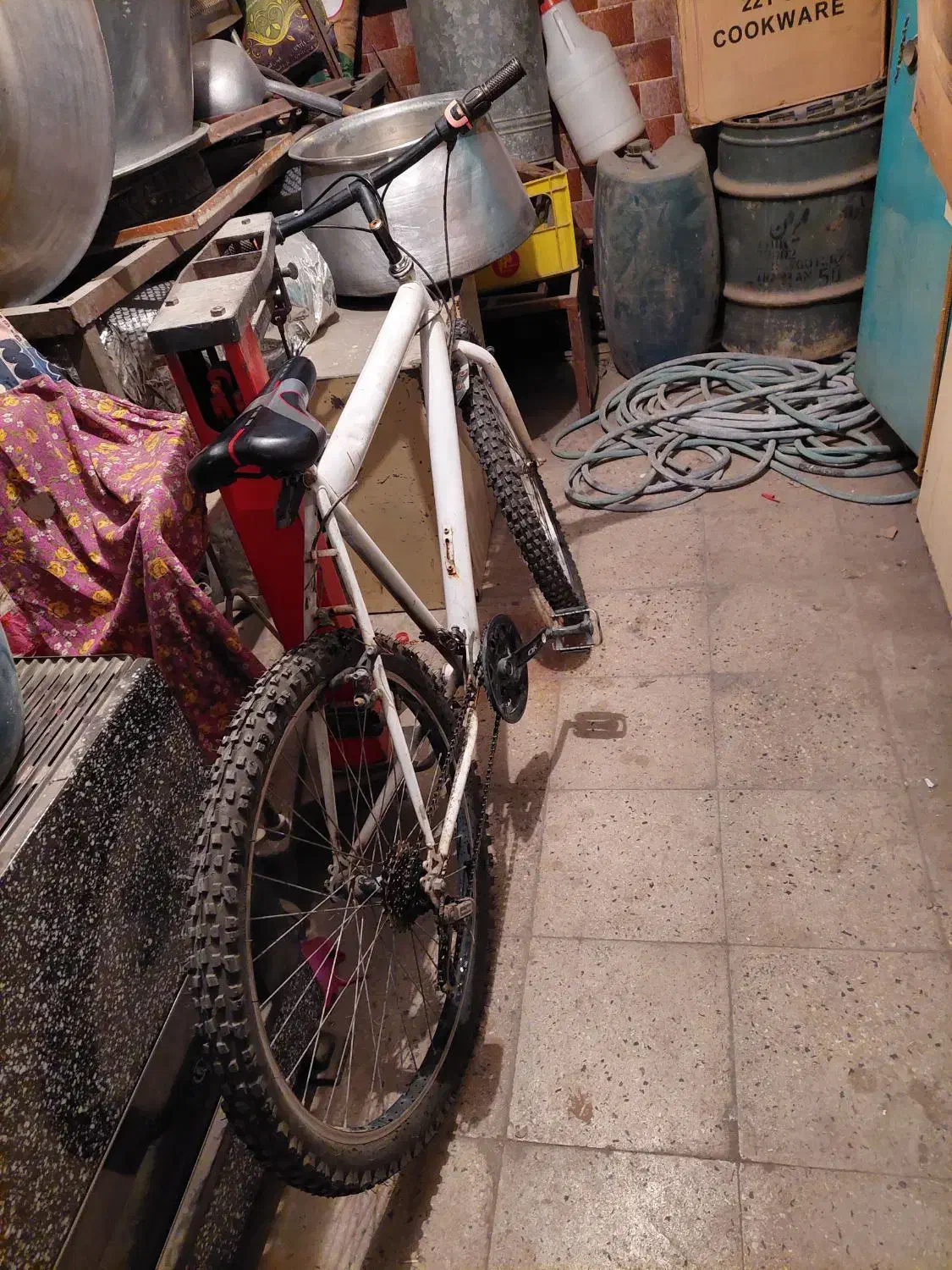 دوچرخه ۲۶ سفید قرص و محکم|دوچرخه، اسکیت، اسکوتر|ورامین, ورامین|دیوار