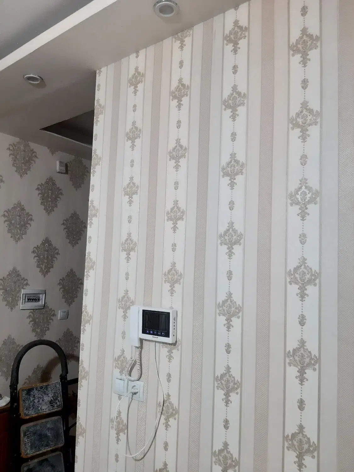 نصب کاغذ دیواری|خدمات پیشه و مهارت|شیراز, شهرک سراج|دیوار