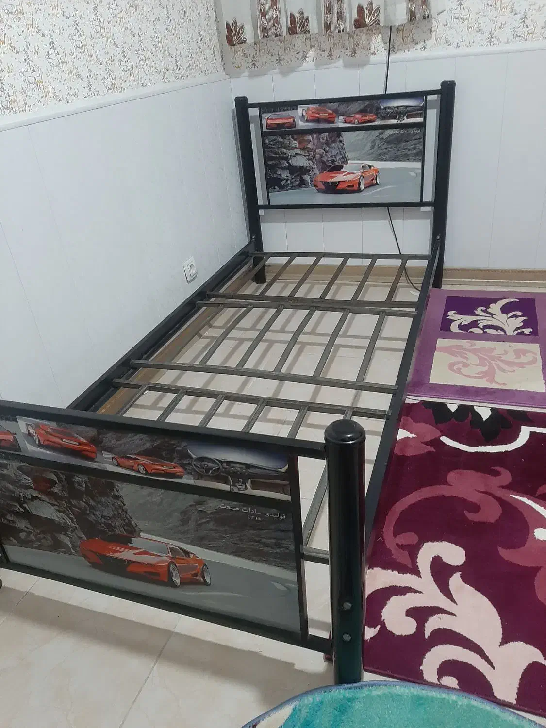 تخت یه نفره فلزی وسط تاج MDF عروسکی|تخت و سرویس خواب|کاشان, شهرک خاتم الانبیا (مسکن ملی کاشان)|دیوار