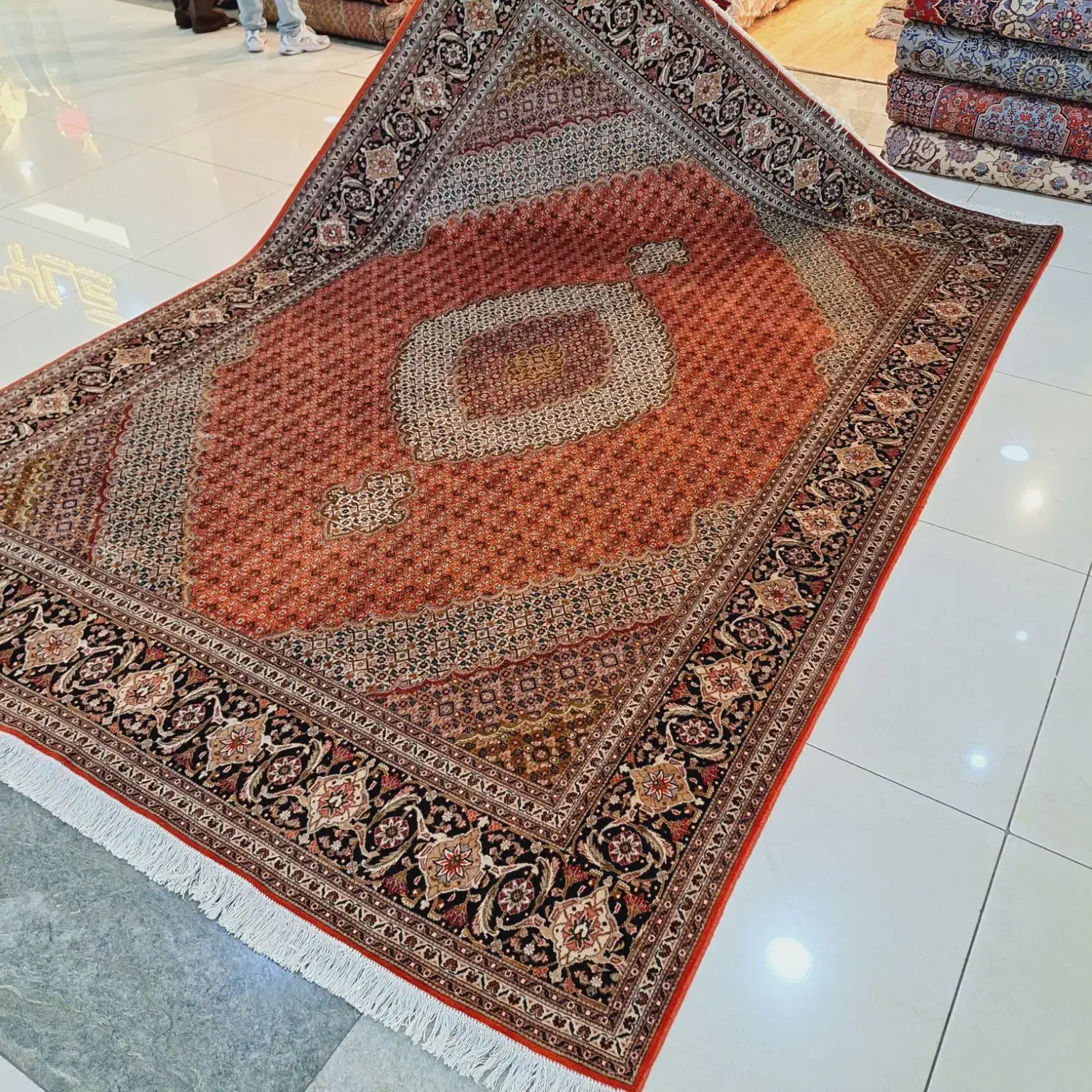 ۹متری دستباف زمینه مسی نقشه ماهی|فرش|تهران, اکباتان|دیوار