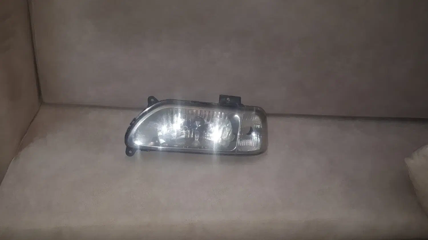 چراغ جلو پراید 131\141 سمت چپ|قطعات یدکی و لوازم جانبی|کرج, رجب‌آباد|دیوار