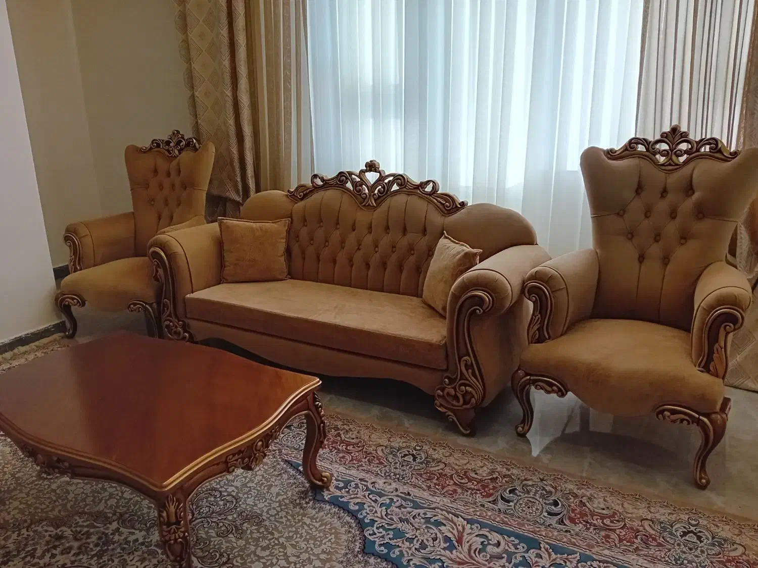 مبل کلاسیک|مبلمان خانگی و میز عسلی|شبستر, |دیوار