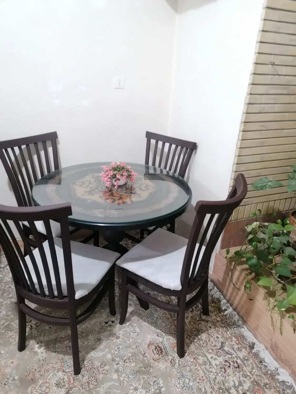 میز ناهارخوری ۴نفره درحدنونونو|میز و صندلی غذاخوری|شیراز, مسلم|دیوار