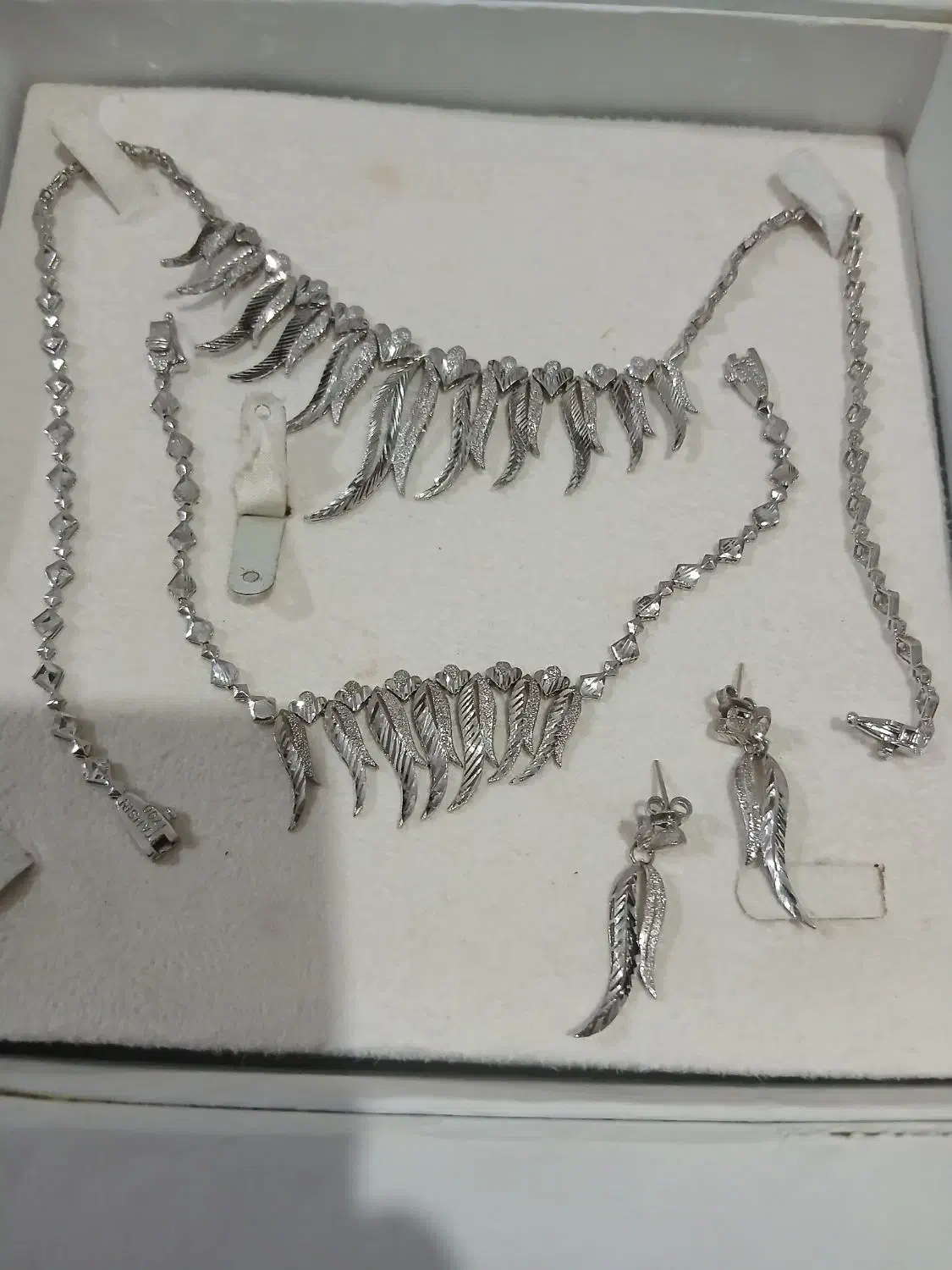 سرویس|جواهرات|پیشوا, |دیوار