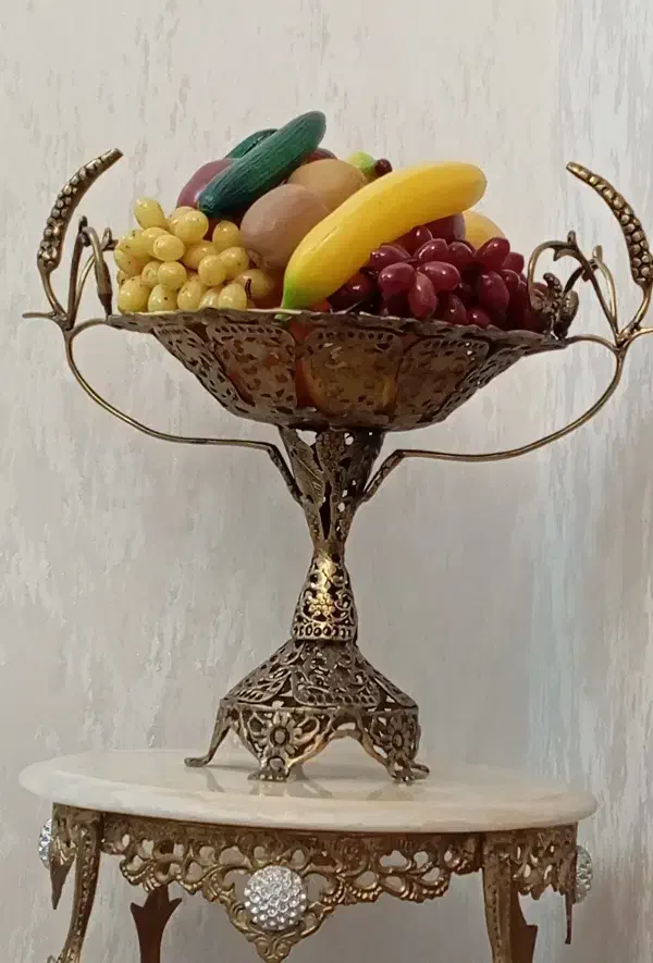 میوه خوری برنجی با میوه های مصنوعی|ظروف سرو و پذیرایی|قرچک, زیبا شهر|دیوار