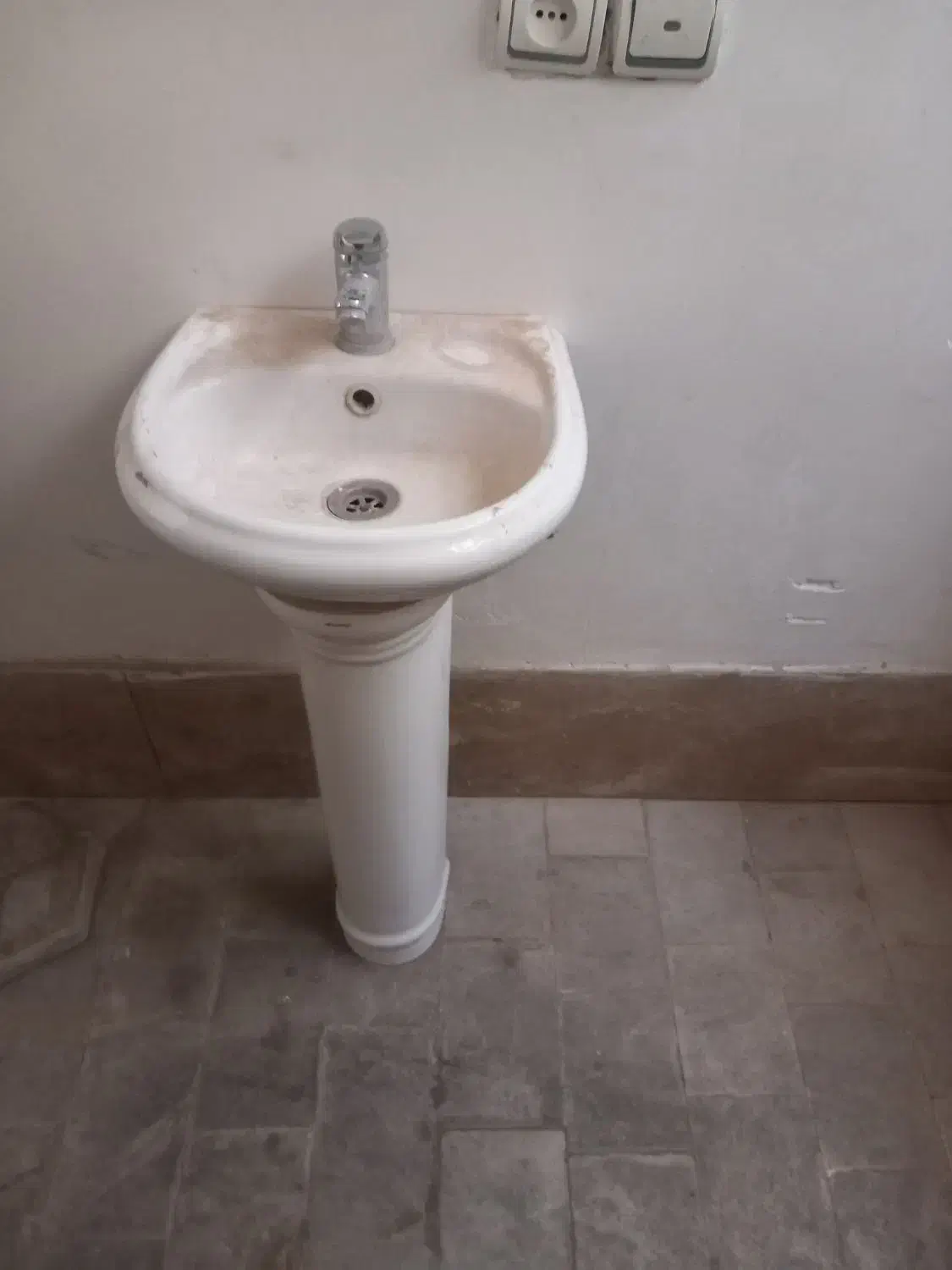 روشویی باشیر|لوازم سرویس بهداشتی|ابهر, |دیوار