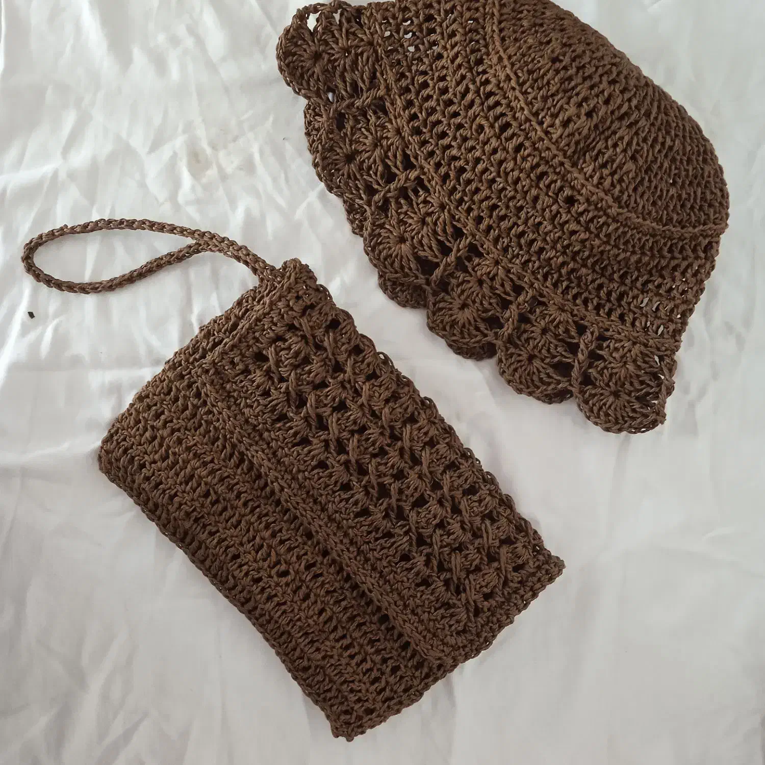 کلاه وکیف|لباس|بندر انزلی, مسکن مهر|دیوار