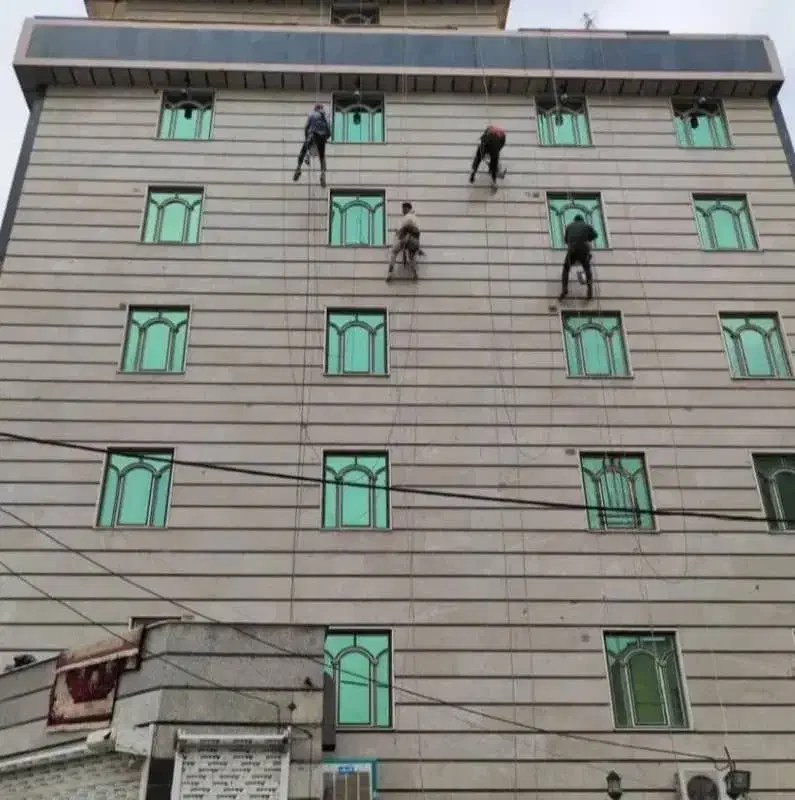 کار در ارتفاع بدون داربست باطناب|خدمات پیشه و مهارت|پردیس, فاز ۸|دیوار