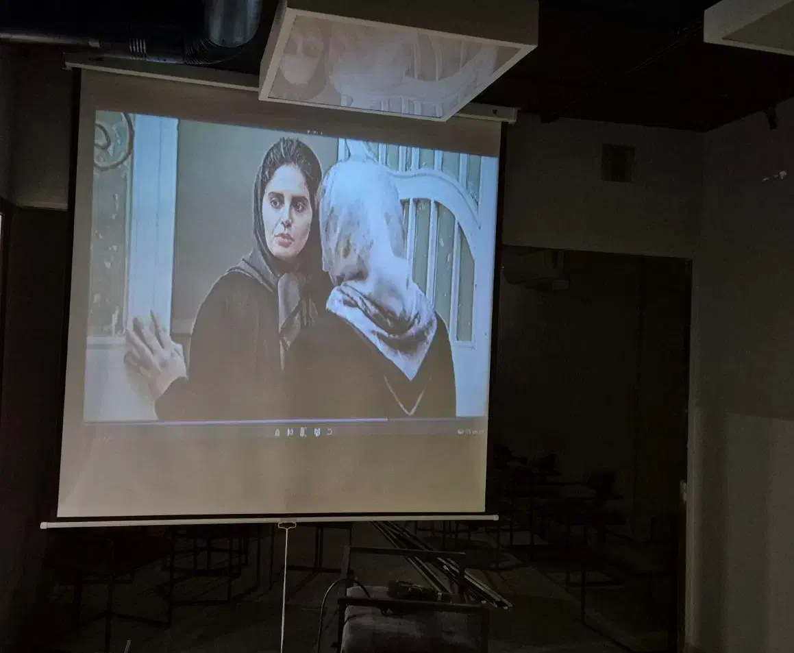 ویدیو پروژکتور کارکرده|تلویزیون و پروژکتور|الیگودرز, |دیوار