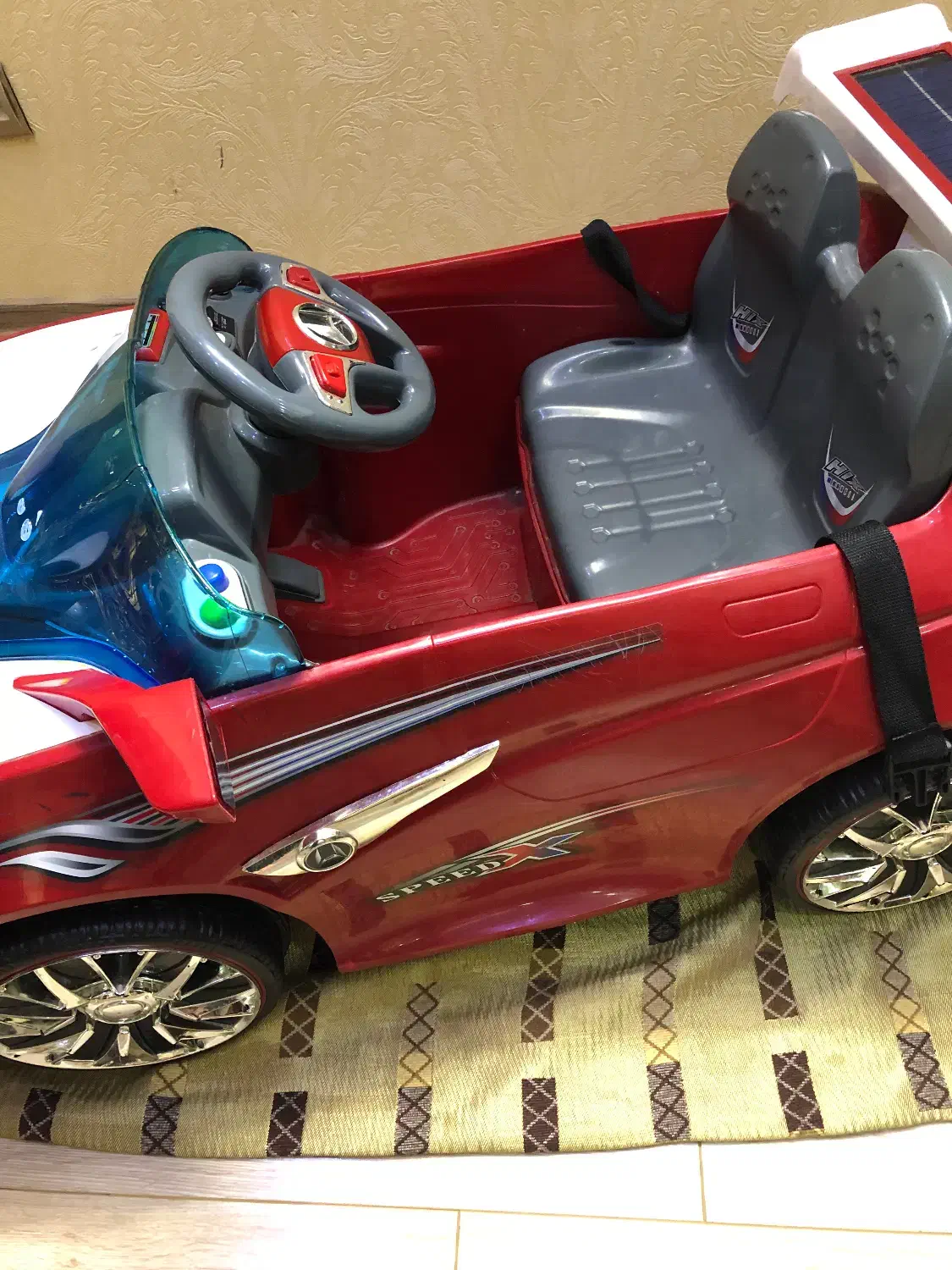 ماشین شارژی|اسباب‌بازی بچه|قم, صفاشهر|دیوار