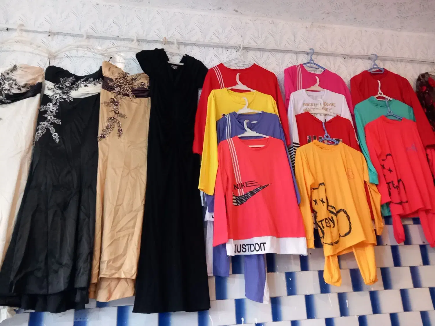 جفتی ۳۰۰|لباس|آبدانان, |دیوار