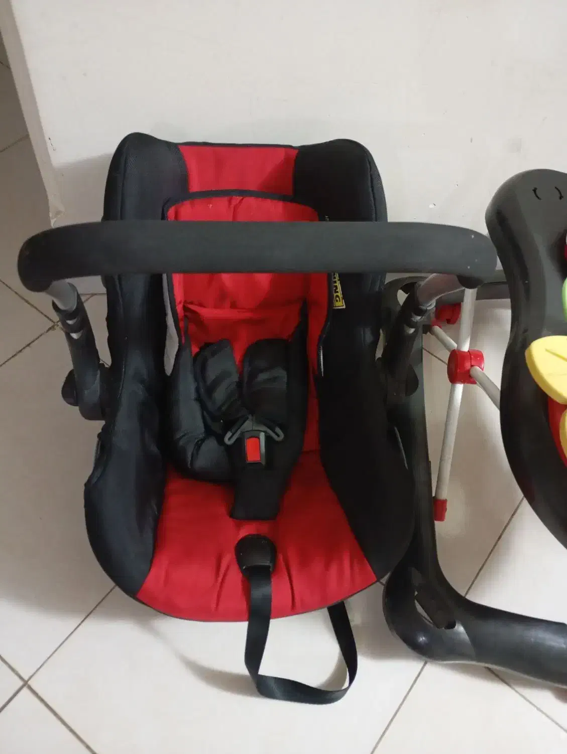 کریر و روروئک|کالسکه و لوازم جانبی|بومهن, |دیوار