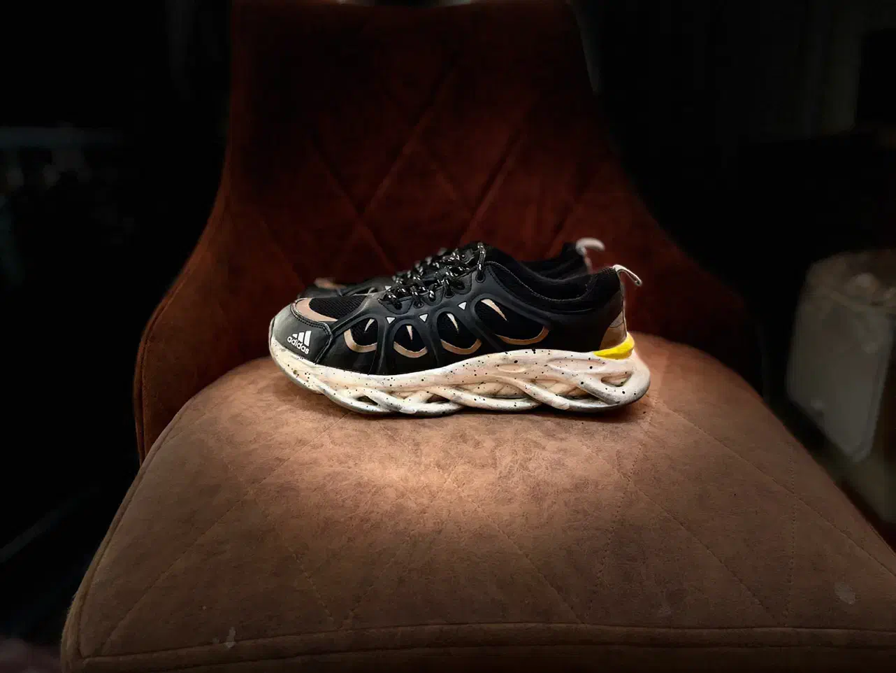 کفش ادیداس مشکی طلایی|کیف، کفش، کمربند|ری, سیزده آبان|دیوار