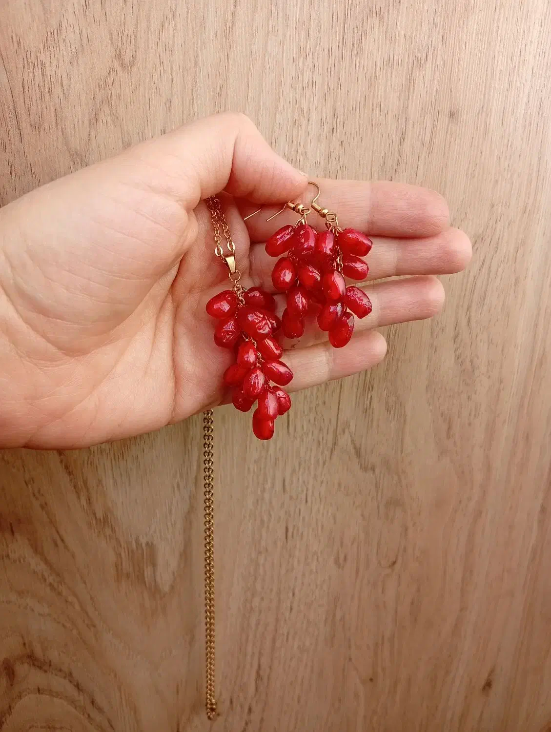 گردنبند انار|بدلیجات|قم, نیروگاه|دیوار