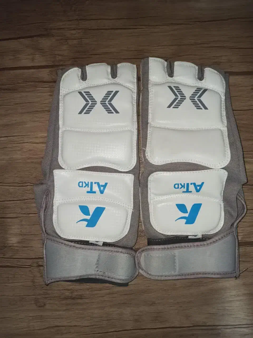 روی پای سنسور دار|تجهیزات ورزشی|رشت, فرزانه|دیوار