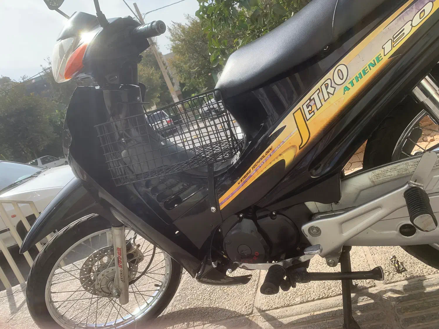 موتور سیکلت ویو جترو زیر خاکی مشابه نو|موتورسیکلت|شیراز, قلعه شاهزاده بیگم|دیوار