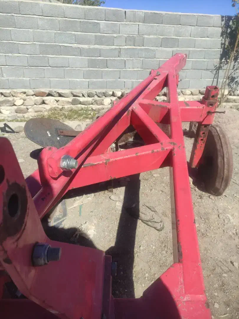 گاو آهن|ماشین‌آلات صنعتی|نیر (اردبیل), |دیوار