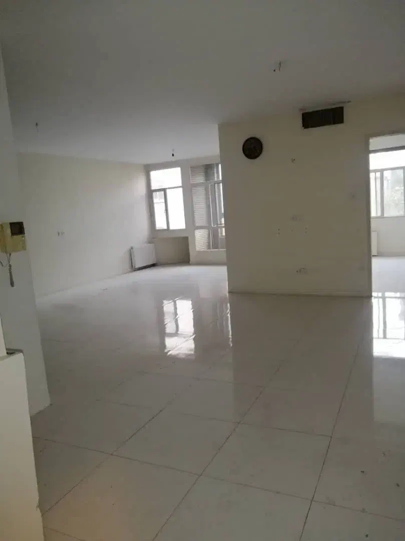 دروس ۱۳۲متر۳خواب تک واحدی بالکنی قابل چیدمان