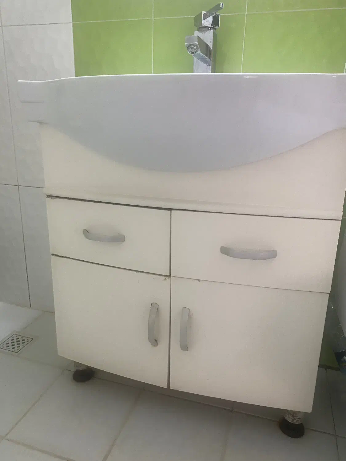 روشویی کمددار همراه با شیر آب|لوازم سرویس بهداشتی|آمل, |دیوار