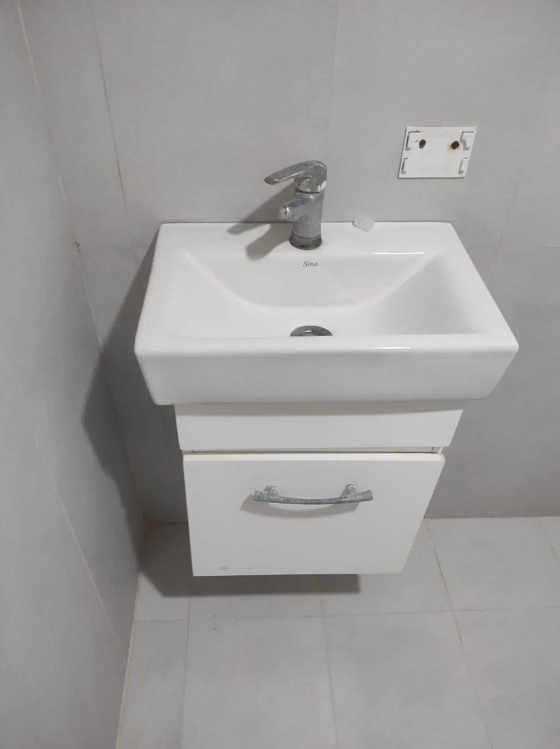 روشویی پی وی سی و درب یو پی وی سی سرویس|مصالح و تجهیزات ساختمان|بندر ماهشهر, |دیوار