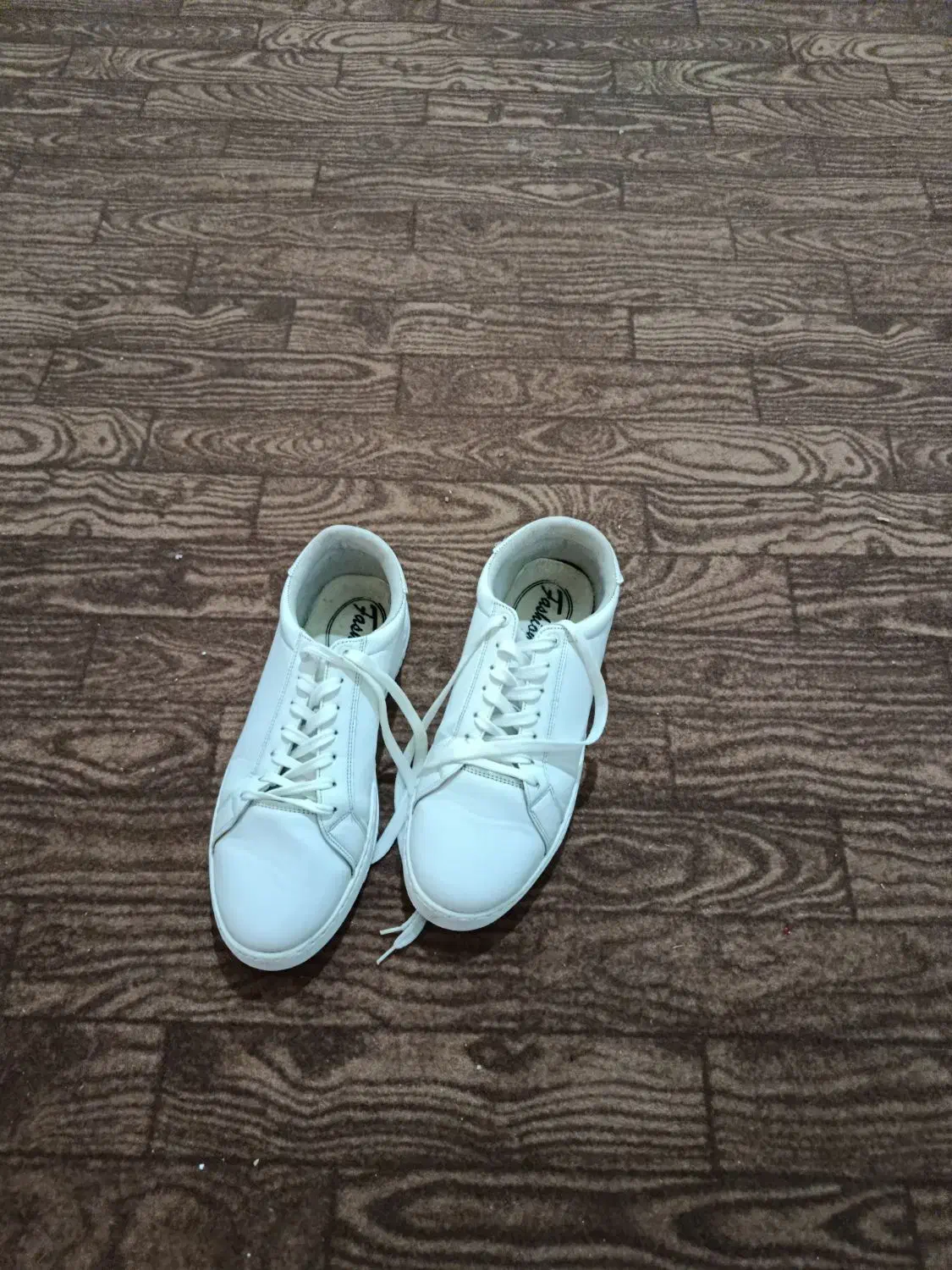 کفش سفید|کیف، کفش، کمربند|شاهرود, |دیوار