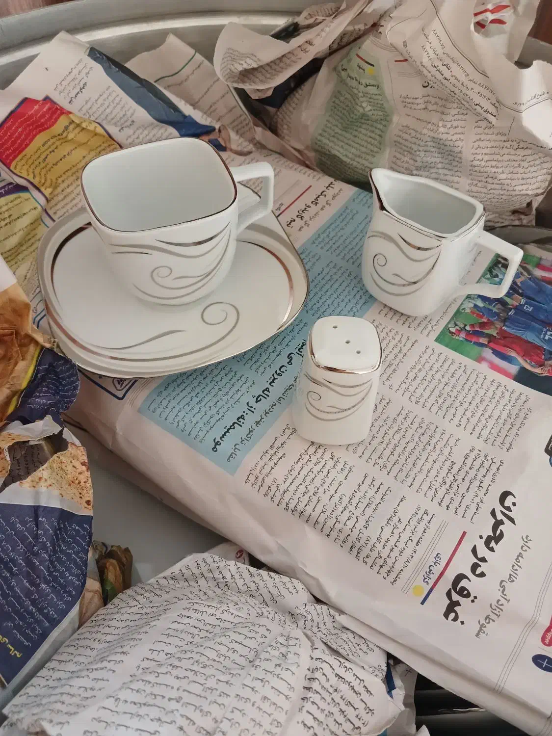 سرویس غذاخوری چینی (یک دست شش تایی)|ظروف سرو و پذیرایی|یزد, |دیوار